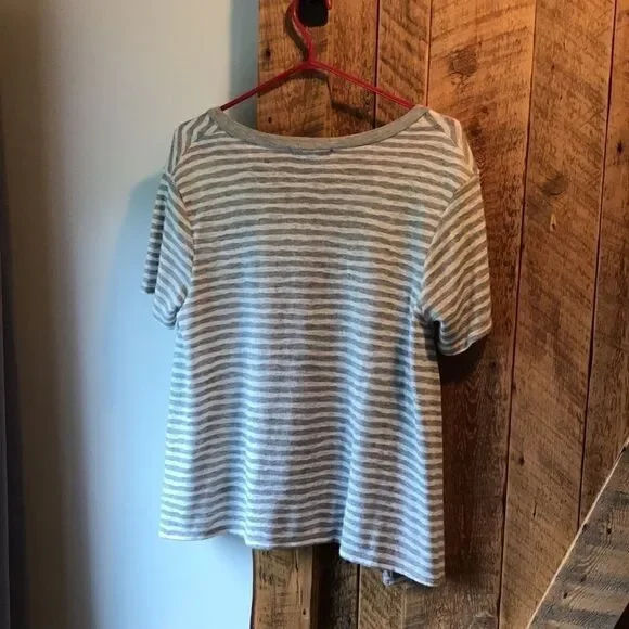 3/30$ Striped « super muse » shirt - Picture 2 of 2